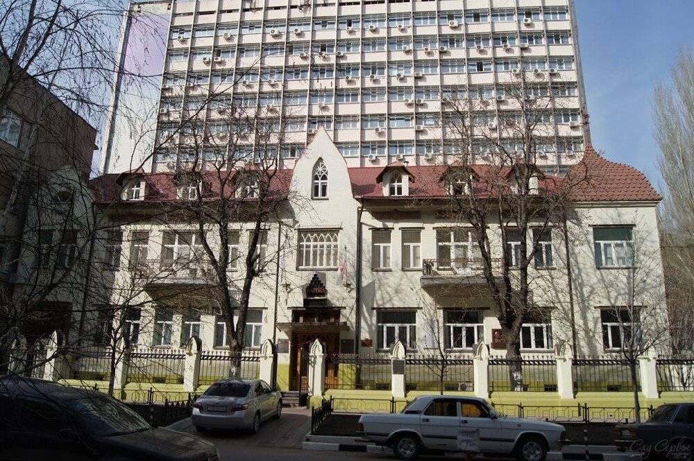 Здание германского консульства с оградой (офисы), 1910–1911, арх. В.К. Карпенко, М.Г. Зацепин. г. Саратов, ул. Рабочая, 22. Фото: tursar.ru