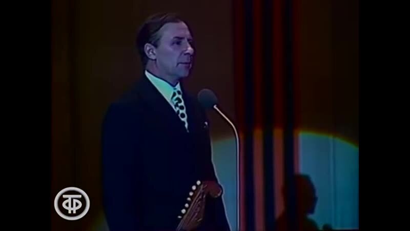 Ансамбль пламя состав. Советские песни 1975. Виа самоцветы 1975 обложка. Советские песни 1975. Пластинка день победы 1975.