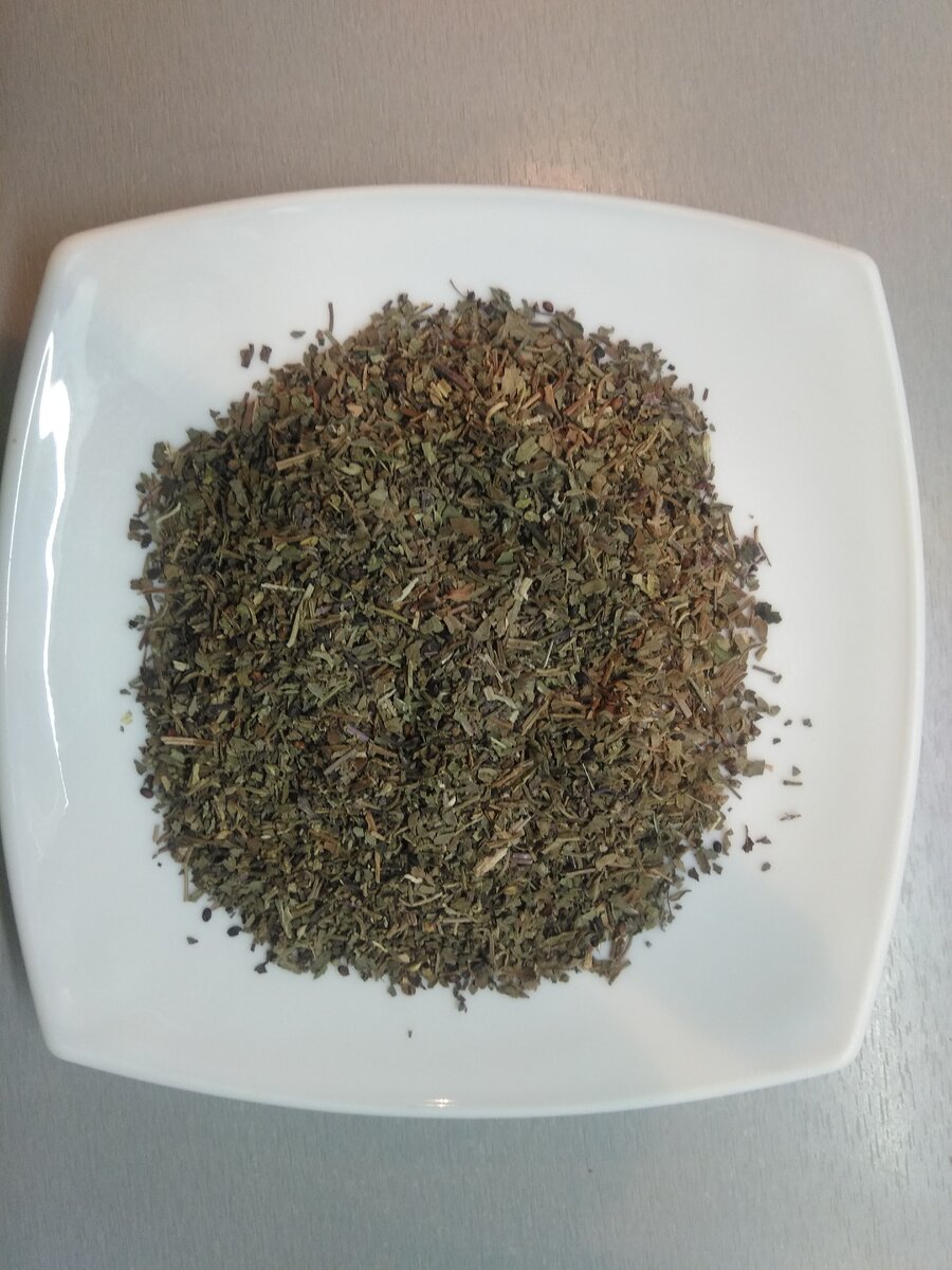 Пряные травы. Имбирь острый. Корневище тифониума. Корень этого пикантного. Травы приправы.