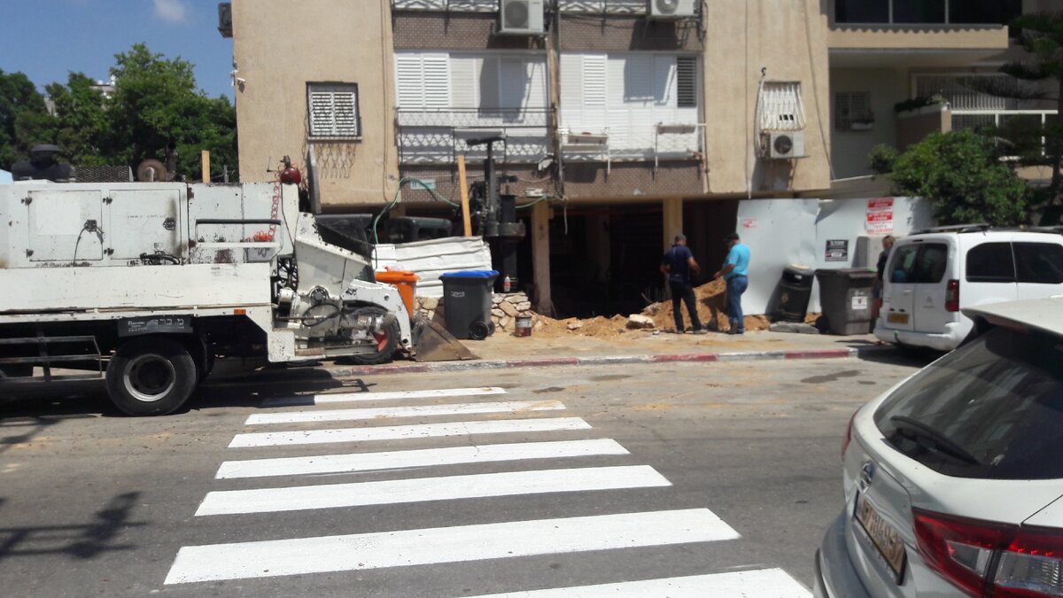 Усиление конструкции жилого дома , методом устройства буронабивных свай.