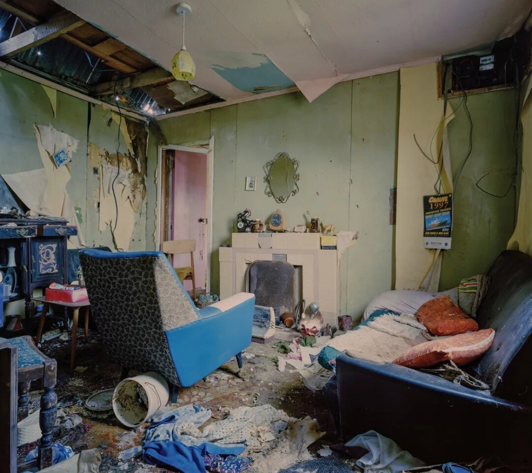 Фотография с сайта: https://m.fishki.net/2049432-zabroshennye-doma-na-gebridskih-ostrovah.html?mode=tag:ostrov:recent