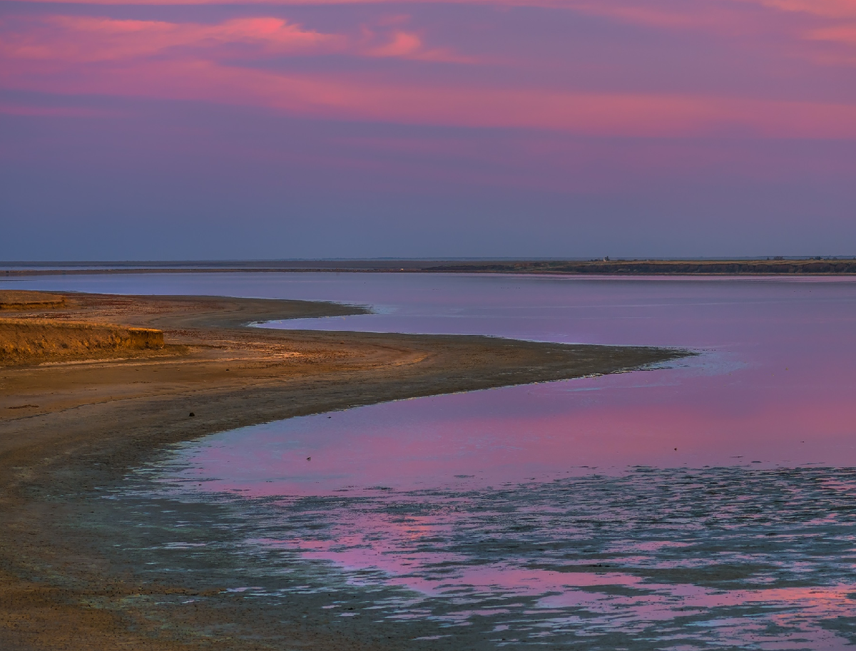 Берег озера Маныч-Гудило