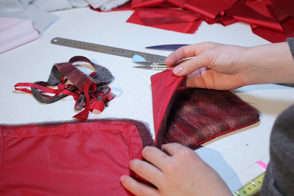 Простой совет по шитью научит вас шить прорезной карман в пальто или куртке