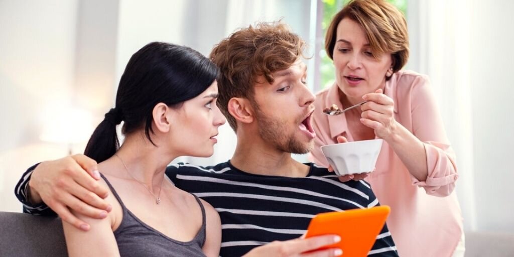 Не нравится будущая свекровь. Как быть