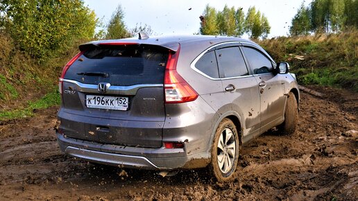 Download Video: Honda CR-V против Nissan X-Trail в крутой подъем