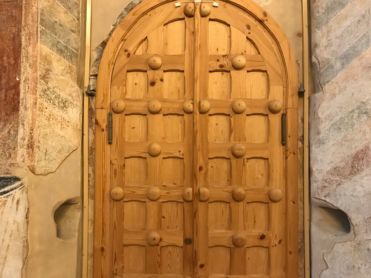 Красивые двери Ярославля