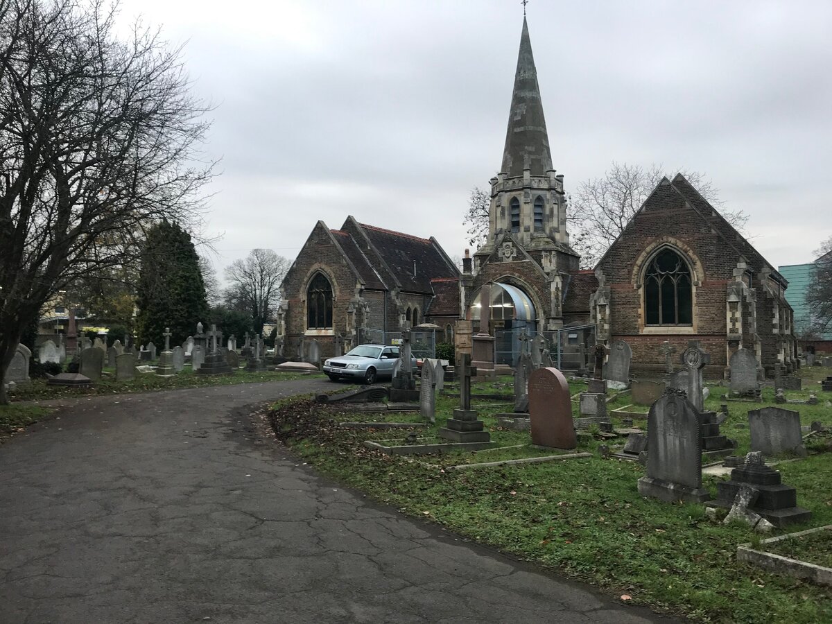 Isleworth Cemetery