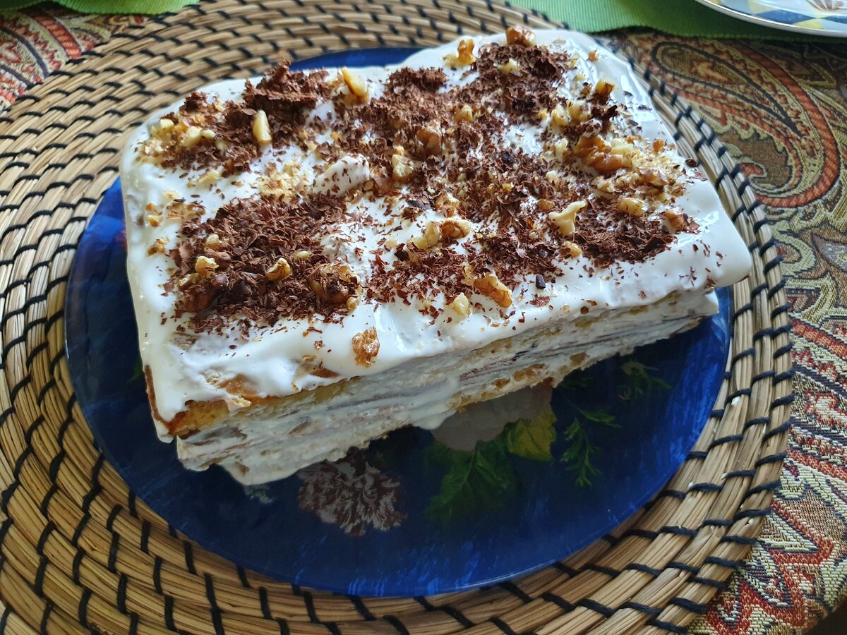 Медовик  с грецким орехом и шоколадом 