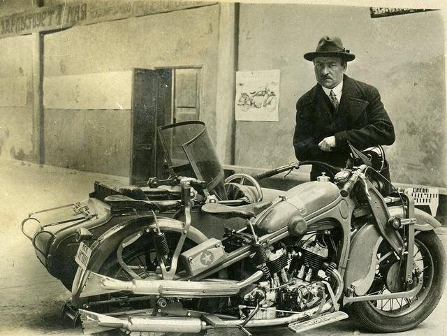 Мажаров на фоне своего детища.