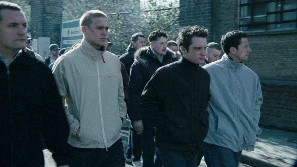 Green street. Элайджа Вуд хулиганы зеленой улицы. Хулиганы зелёной улицы 2005. Пит хулиганы зеленой улицы. Хулиганы 2005 пит.