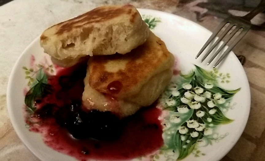 Тупоськи. Фото автора. В дополнении - смородиновое варенье.