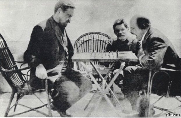 Ленин в гостях у Горького. (Изображение взято из открытых источников).
