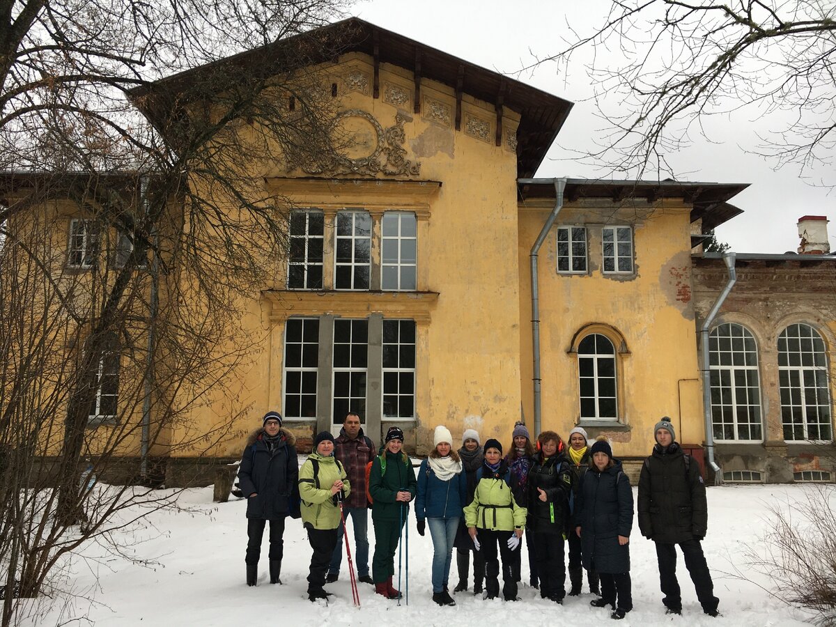 Императорский охотничий дворец Александра II и те , кто проснулись