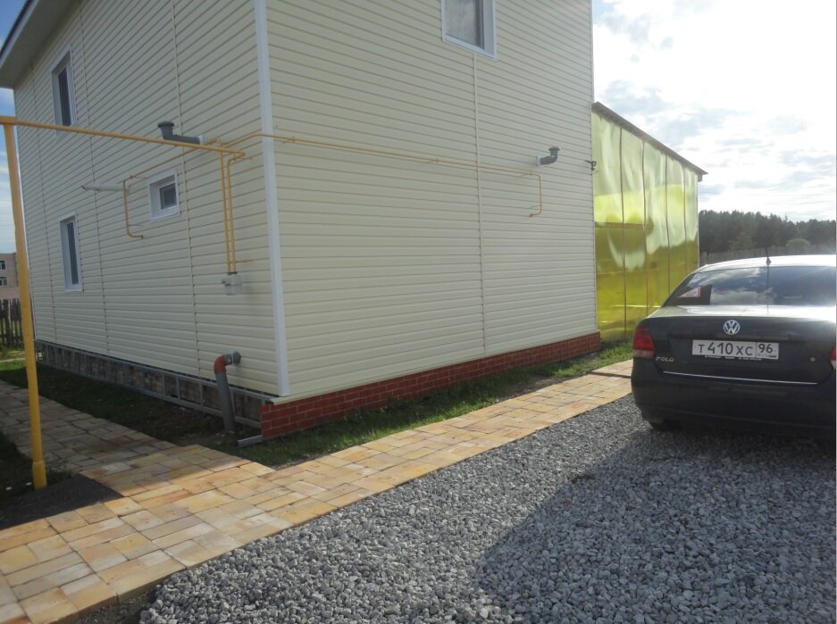 Отделка цоколя "под красный кирпич"