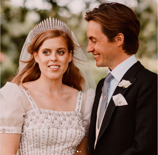 Принцесса Беатрис выходит замуж за Эдоардо Мапелли Моцци, 2020
