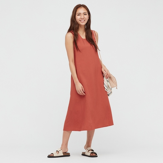 Платье Uniqlo, цена 2999 руб (фото www.uniqlo.com)