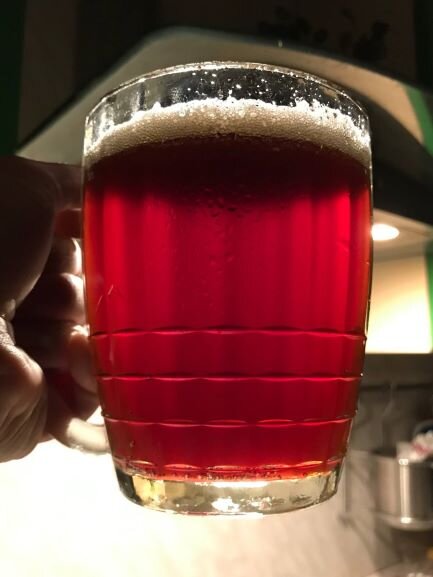 Свежее разливное пиво. Так и хочется выпить залпом эту кружку