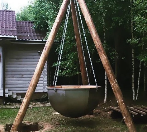 Чан на бревнах