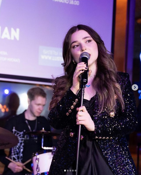 Рагда на одном из последних выступлений. Фото из Инстаграма Рагды