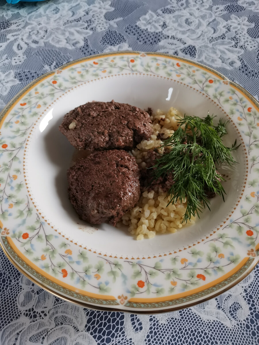 Котлеты из говяжьего сердца с булгуром