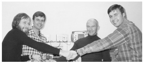 Micron начинала как компания по разработке полупроводников, в которой работало четыре человека, в подвале стоматологического кабинета в Бойсе, штат Айдахо.