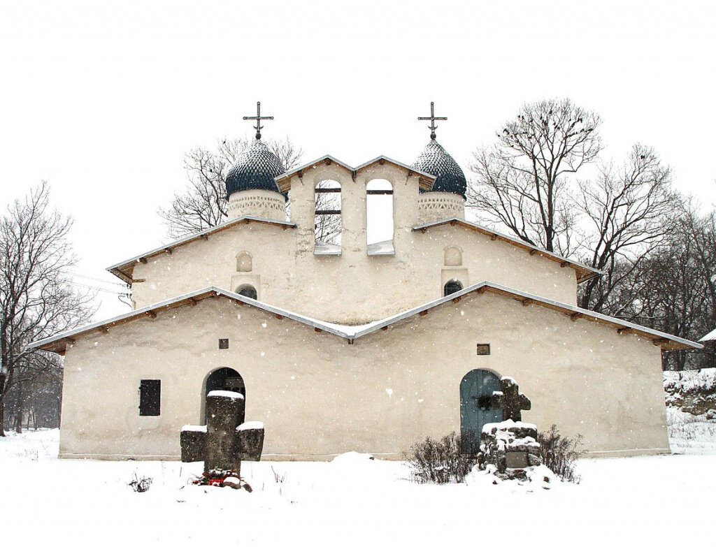 Псков. Церковь Покрова от Пролома. XVI век