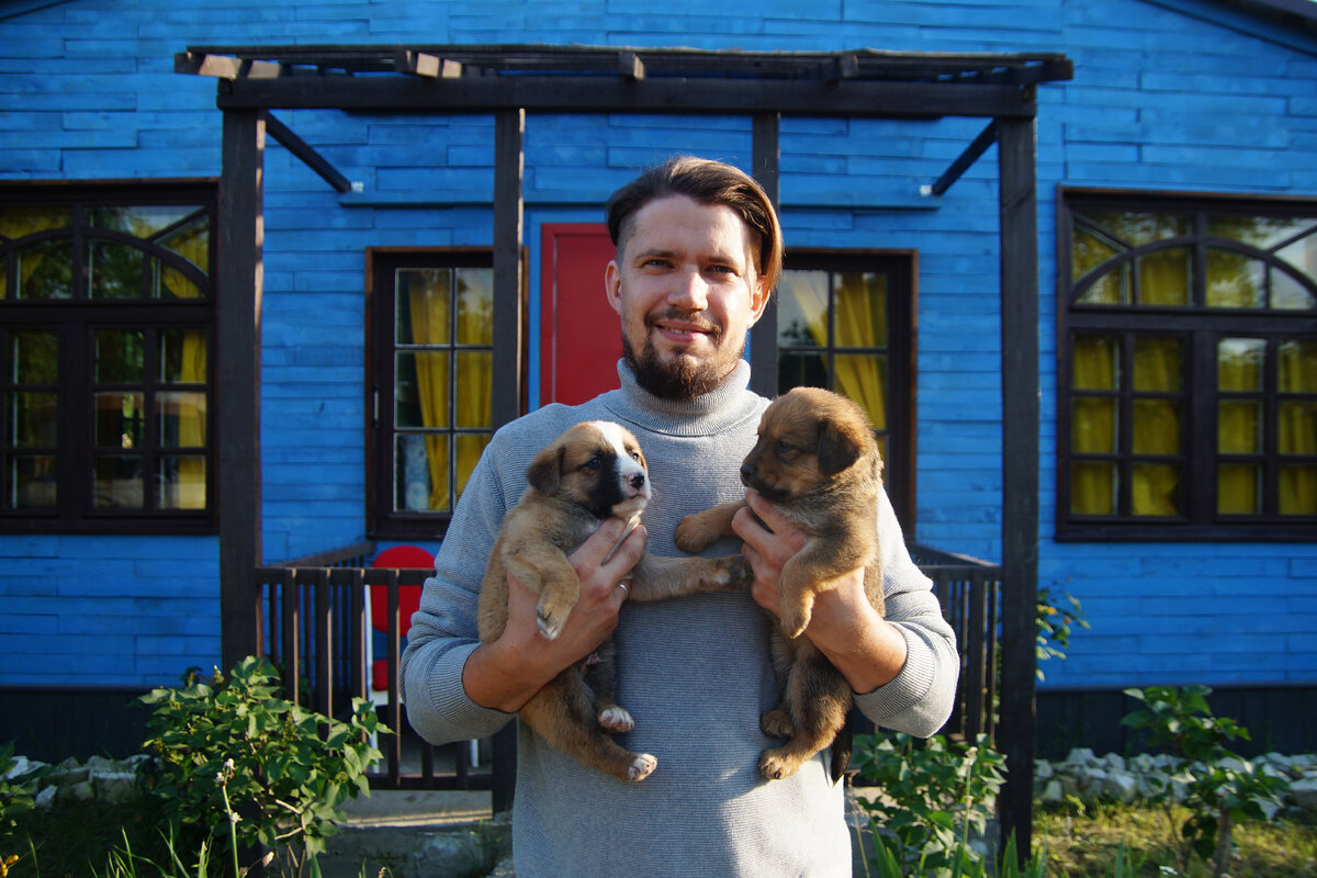 Мой муж Илья, который построил наш чудесный дом