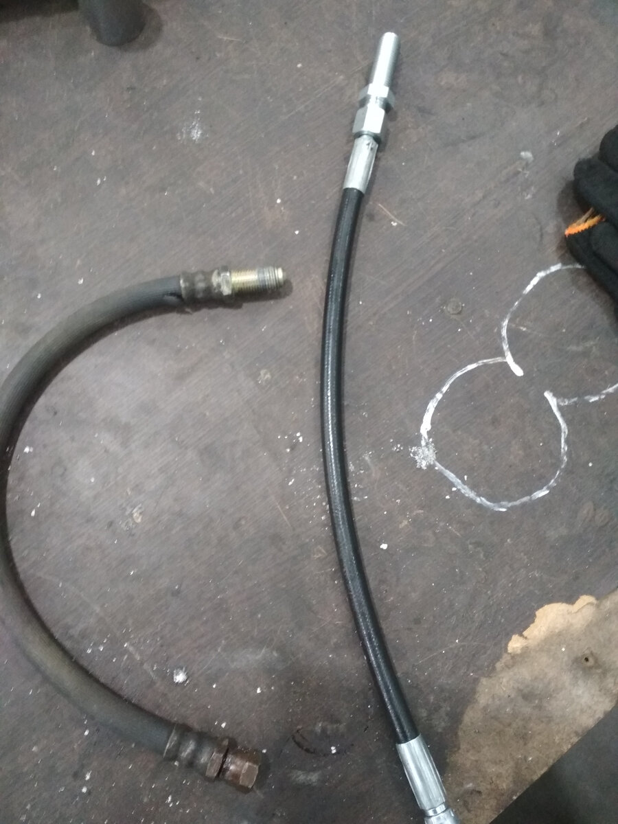 Слева старый,заводской. Справа самодельный. 