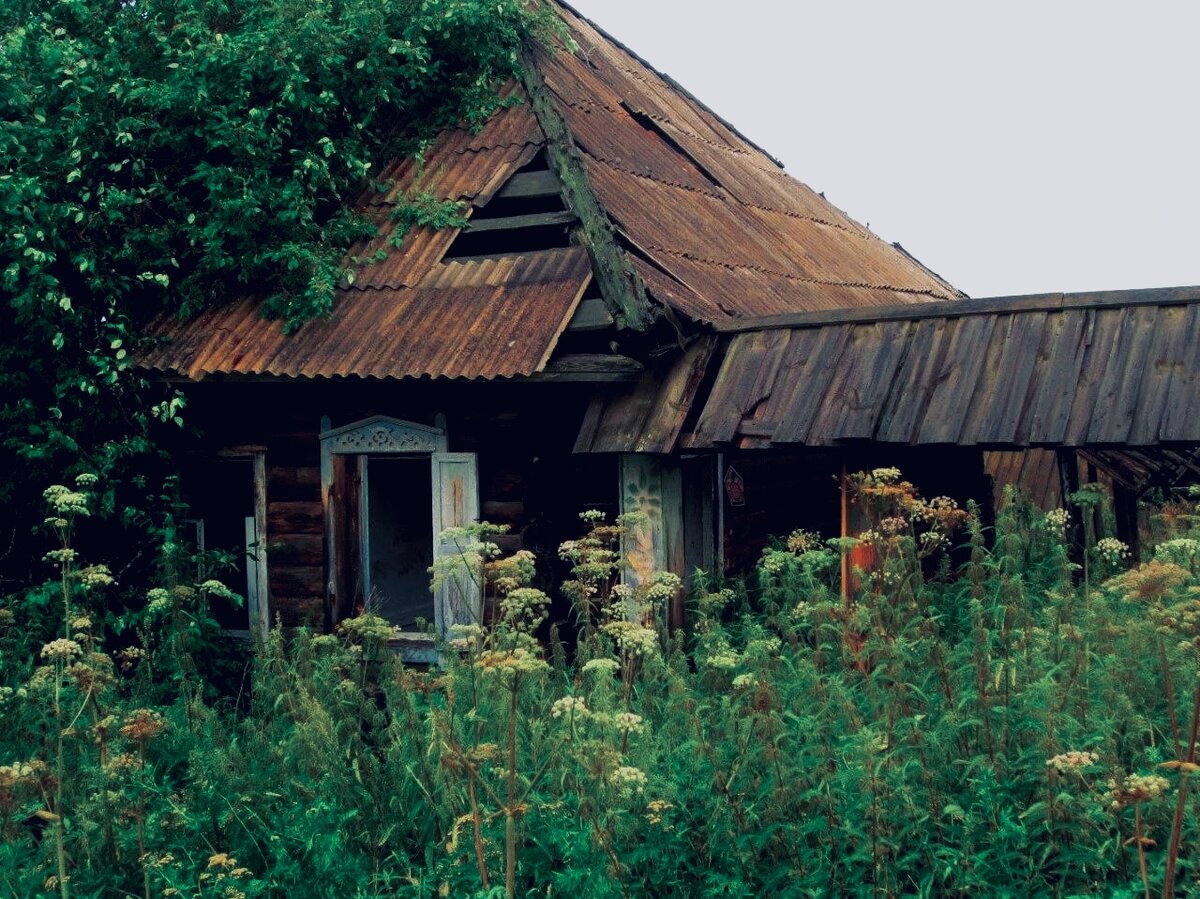 Залез к матери в кровать