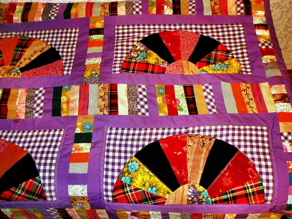 Пример каймы, набранной из полос. Фото автора.