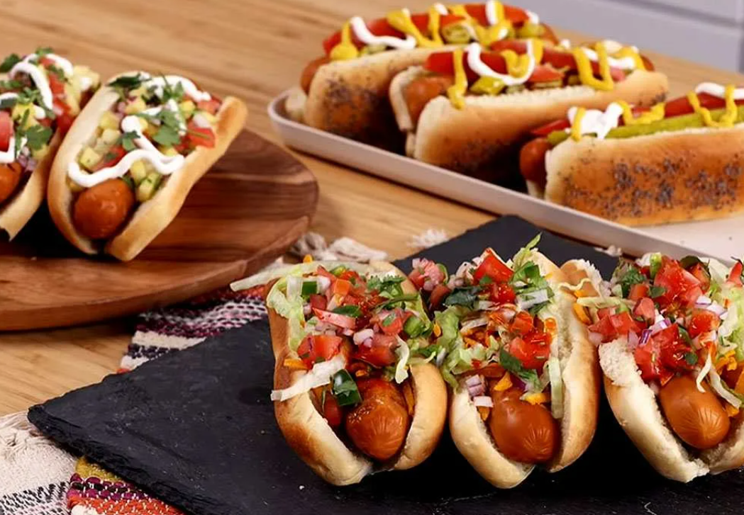 По слухам, первые хот-доги, почти идентичные современным, появились в 1487 году во Франкфурте. 