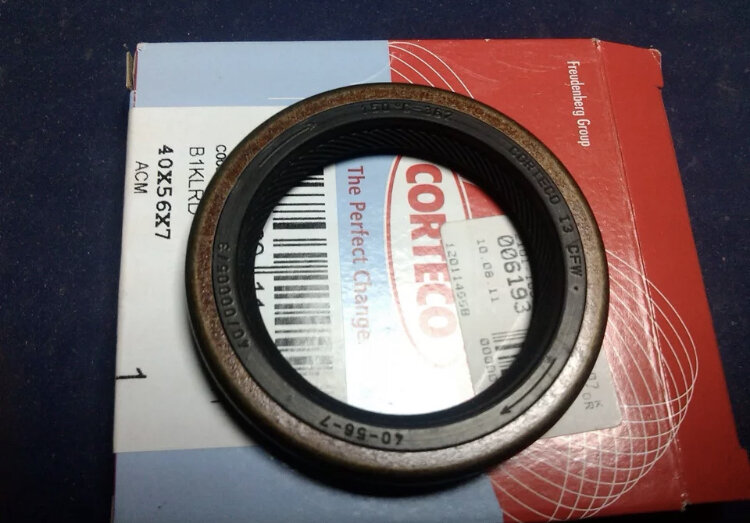 Передний сальник коленвала