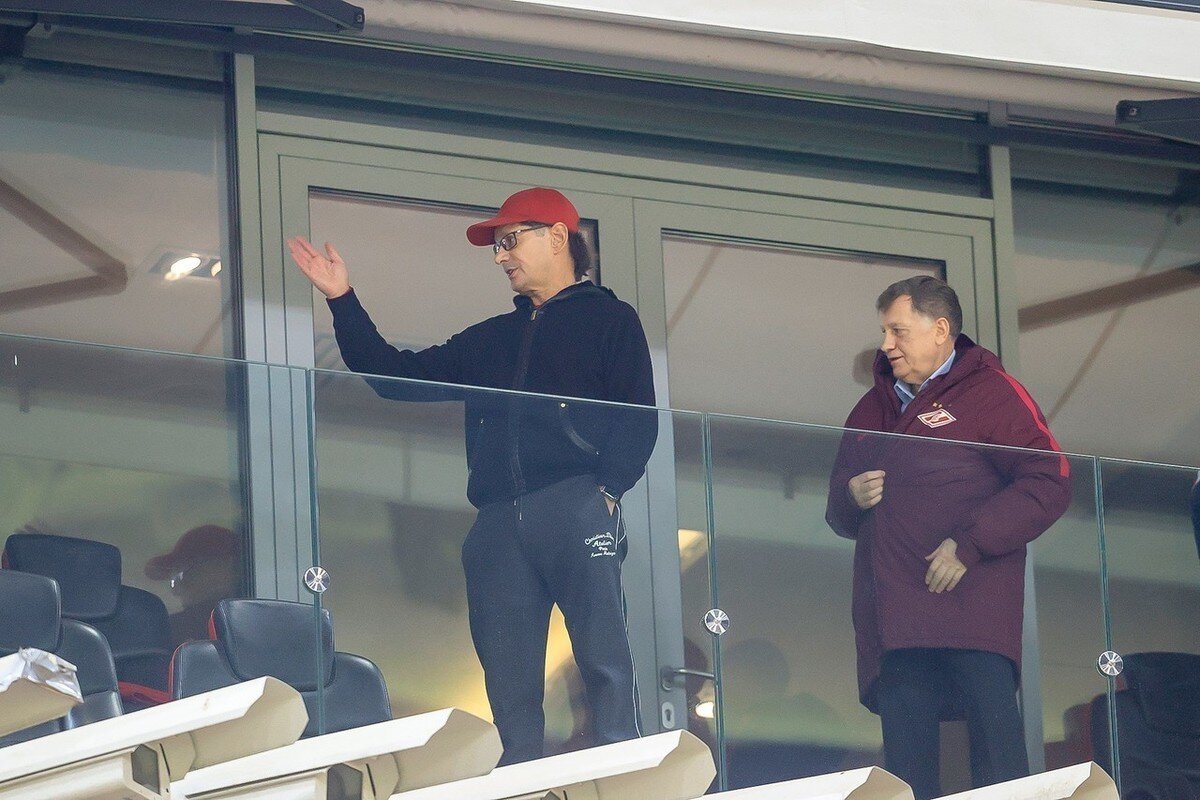 Российский футбольный союз опубликовал данные о сумме вознаграждений посредникам, выплаченных клубами в 2021 году - "Спартак" лидер