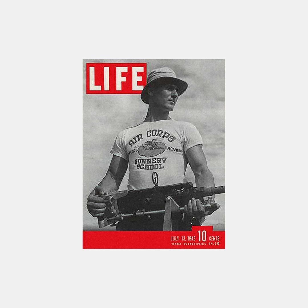 Фото: тот самый солдат. И та самая футболка. 