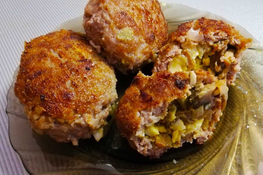 Зразы мясные с грибами и сыром. Зразы мясные с начинкой. Зразы мясные с яйцом в духовке. Зразы мясные с грибами и яйцом. Зразы мясные с начинкой в духовке