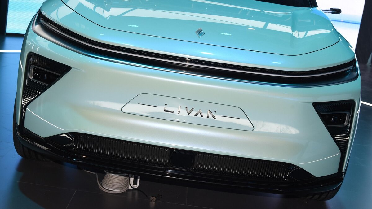 Фирменная эмблема Livan в виде ромбика напоминает Renault.