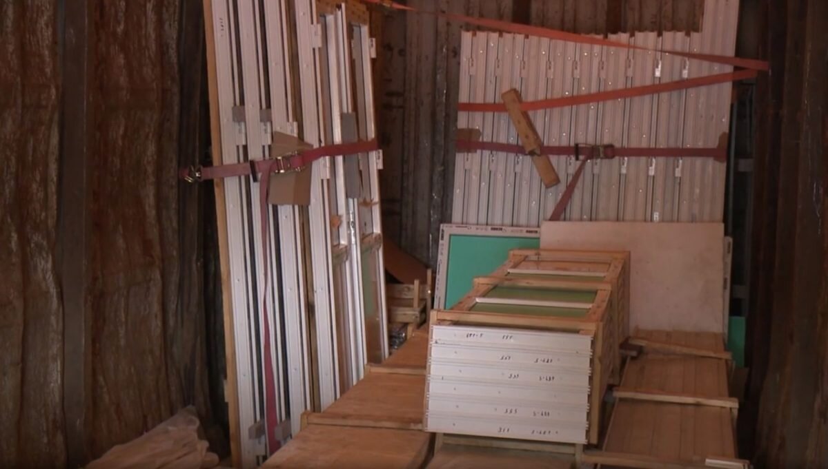    В составе груза - строительные материалы, школьная мебель, музыкальные инструменты, предметы личной гигиены Пресс-релиз