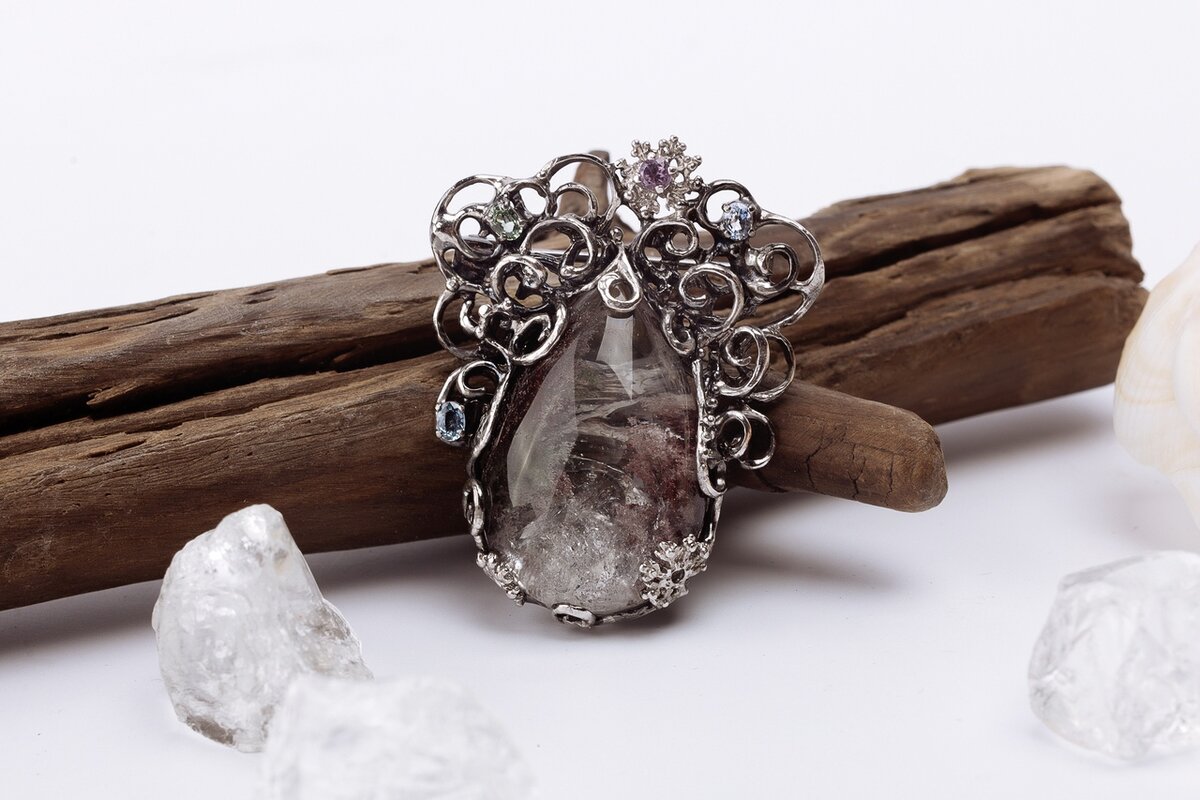 Коллекция «Метаморфозы воды» с кварц-фантомом .