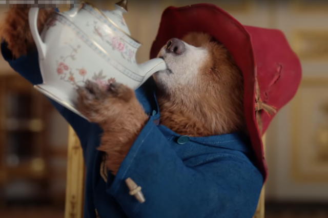    Почему в память о Елизавете II возлагают медвежонка Паддингтона?