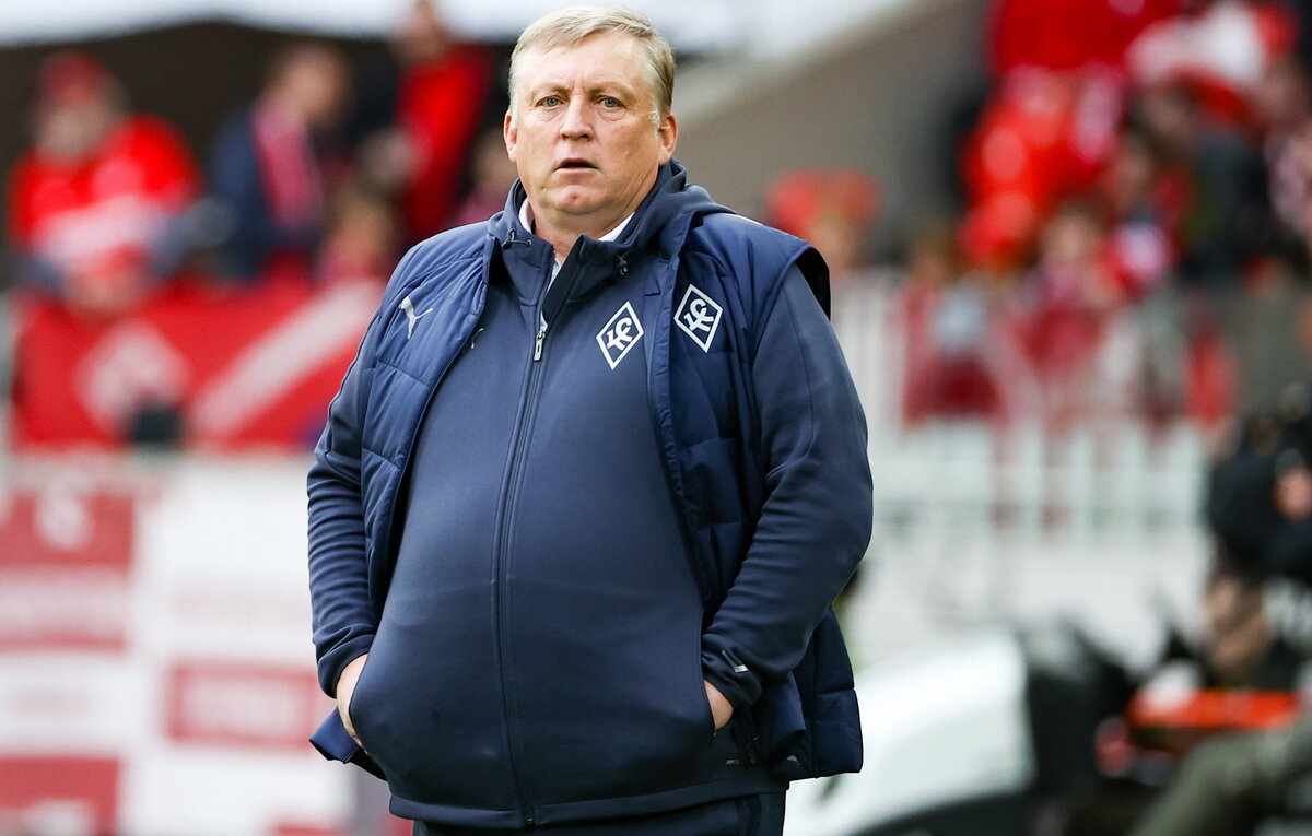    Главный тренер "Крыльев Советов" Игорь Осинькин  Михаил Терещенко/ТАСС