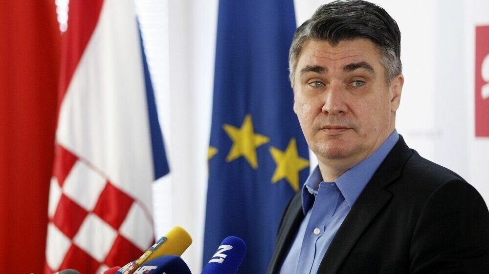     Президент Хорватии Зоран Миланович раскритиковал западные страны за решение о поставках Украине тяжелых танков и другого летального оружия. «Это только продлит конфликт с Россией», - заявил он журналистам в Загребе.