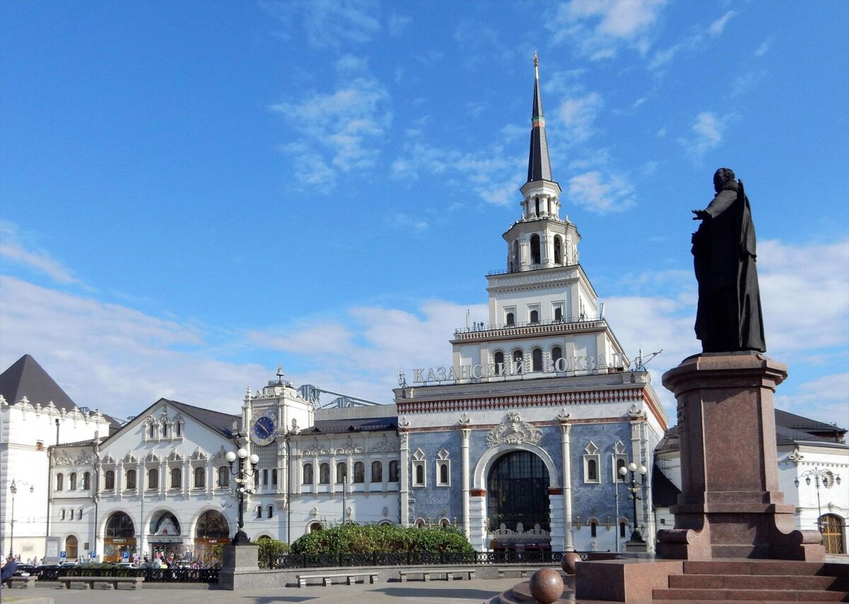 Московская казань. Здание Казанского вокзала в Москве. Казанский вокзал Щусев. Здание Казанского вокзала в Москве Щусев. Казанский вокзал в Москве Архитектор.