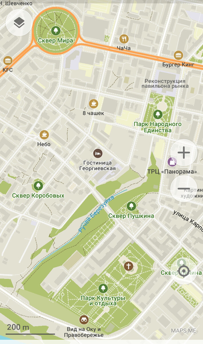 Maps.me подробно отображает города. Увеличивая масштаб, здания проявляются в 3D. Не отображает многие названия улиц, что не удобно.