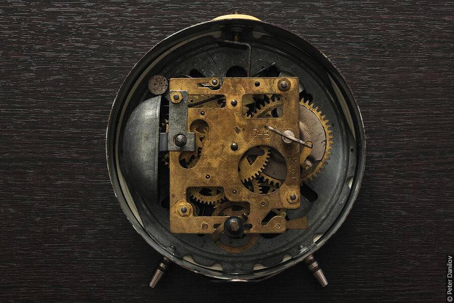 Механизм часов будильника. Будильник янтарь механизм. Механизм часов будильника. Механизм часов будильника. Кварцевый механизм часов.