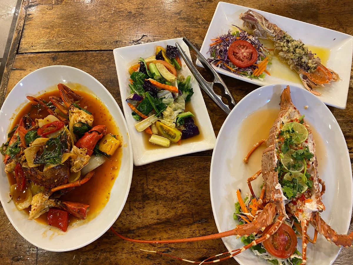 Свежие морепродукты на гриле