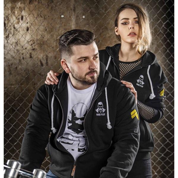 На фото: Леха Hard Play и Алина Рин
