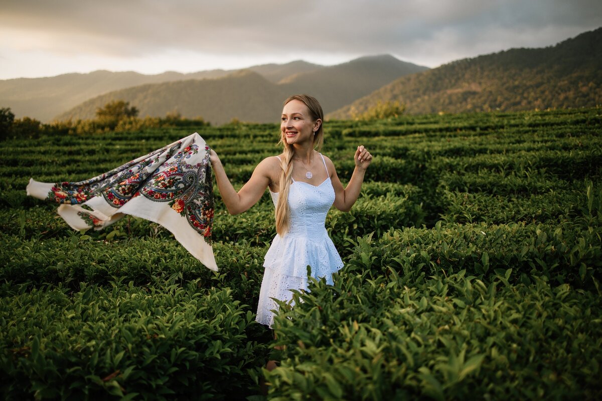 Фотограф адлер. Чайные плантации Сочи. Мацестинские чайные плантации. Чайная плантация красная Поляна. Фотосессия на чайной плантации Сочи.