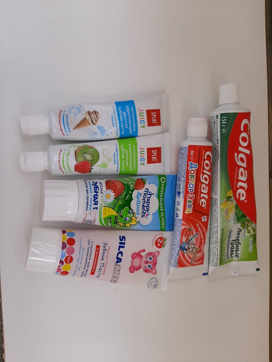 Подписывайтесь на канал, ставьте лайк. Вот несколько производителей. Как думаете какие цвета квадратиков будут на упаковках?