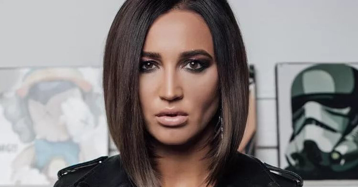 Зомбированная Бузова идёт и делает "много". 