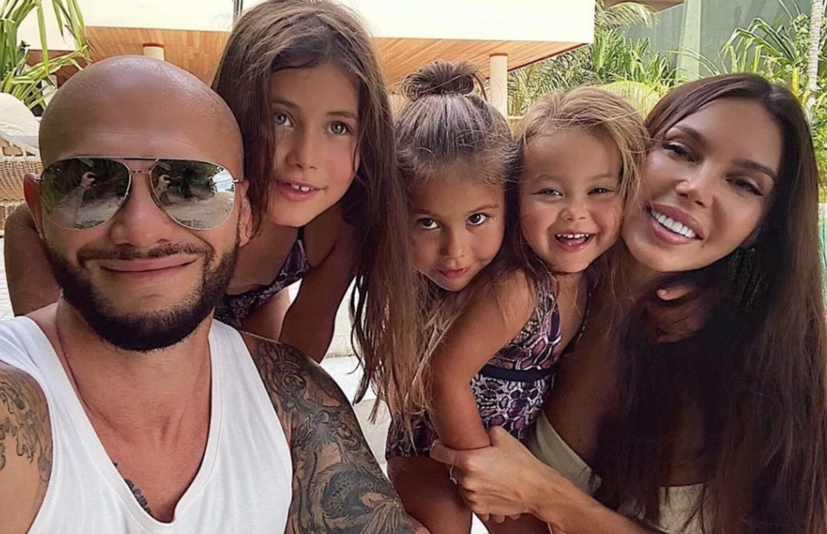 Джиган с семьей улетел в Турцию. Что изменилось на курорте